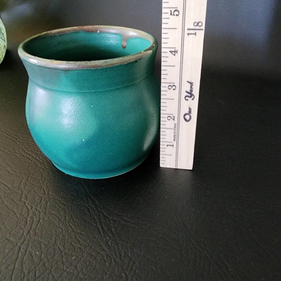 Signed Green Studio Pottery Vase Planter - Picture 5 of 7